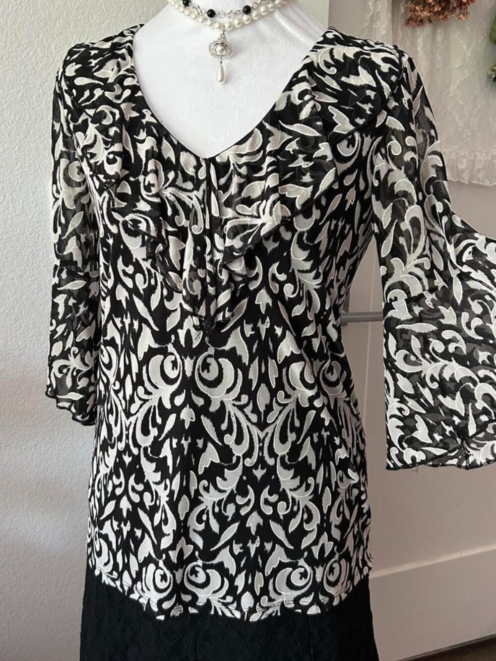 Emma & Olive Black and White 3/4 Sleeve Micro Mesh Top